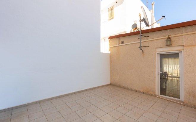 Resale - Bungalow -
Torrevieja - Centro