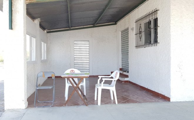 Resale - Finca -
Los Montesinos