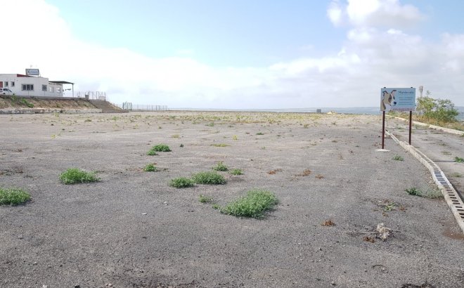 Resale - Finca -
Los Montesinos