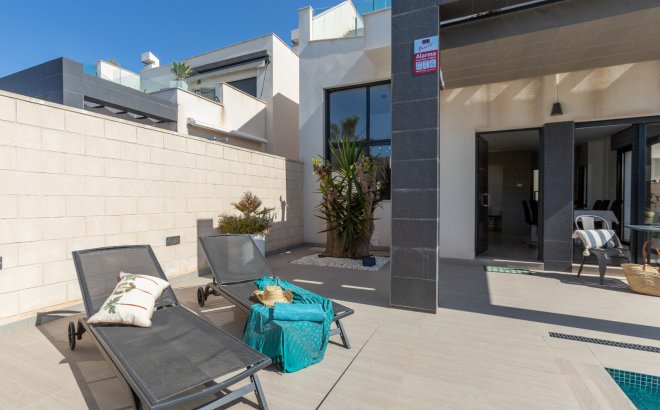 Resale - Villa -
Ciudad Quesada - Costa Blanca