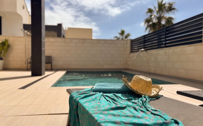 Resale - Villa -
Ciudad Quesada - Costa Blanca
