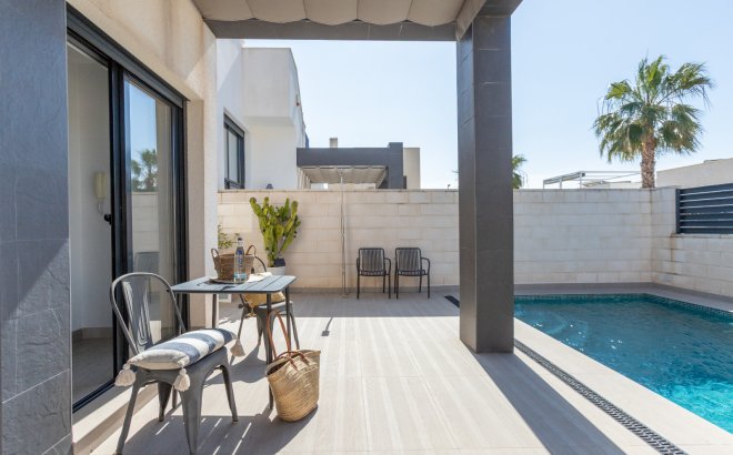 Resale - Villa -
Ciudad Quesada - Costa Blanca