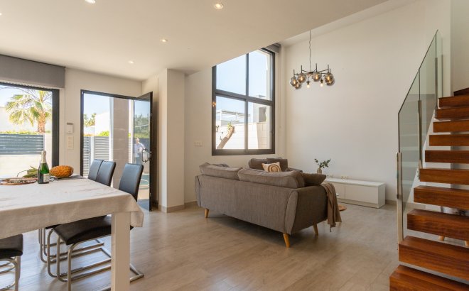 Resale - Villa -
Ciudad Quesada - Costa Blanca