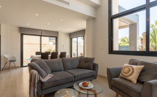 Resale - Villa -
Ciudad Quesada - Costa Blanca