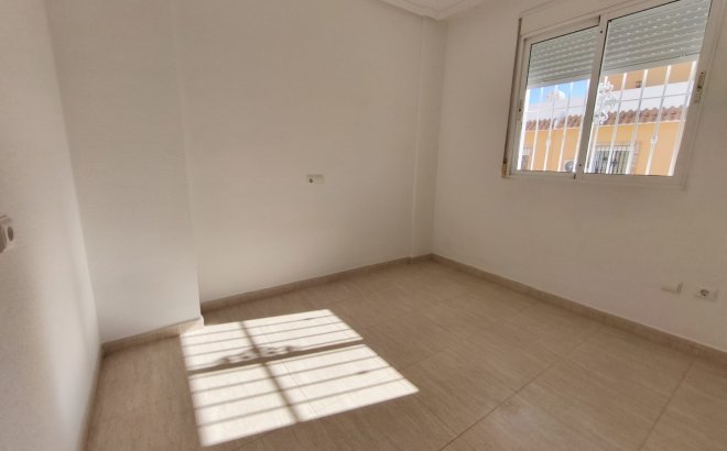 Resale - Town House -
Rojales - Inland