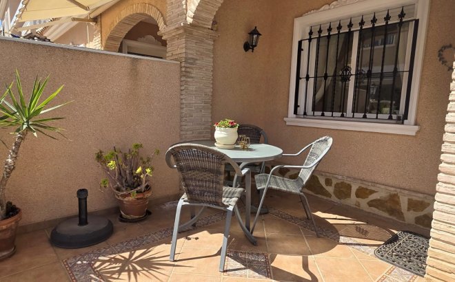 Revente - Villa -
Orihuela Costa - Costa Blanca