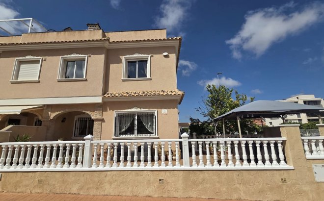 Revente - Villa -
Orihuela Costa - Costa Blanca