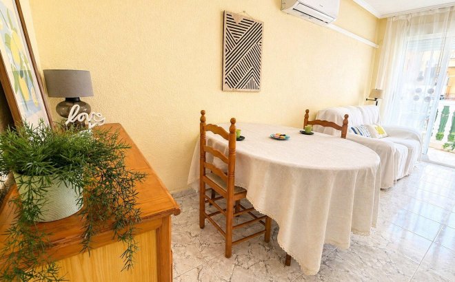 Resale - Apartment -
Torrevieja - Habaneras