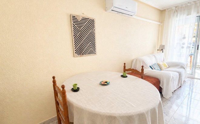 Resale - Apartment -
Torrevieja - Habaneras