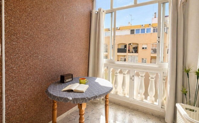 Resale - Apartment -
Torrevieja - Habaneras