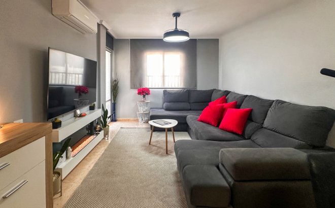 Resale - Apartment -
Torrevieja - Costa Blanca