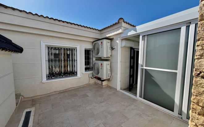 Resale - Semi Detached -
Orihuela Costa - La Zenia