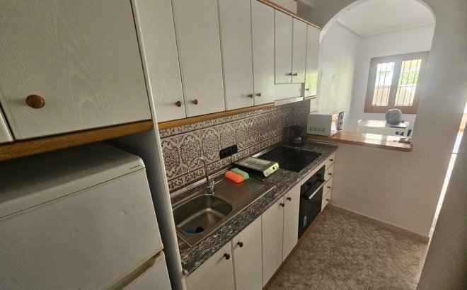 Resale - Bungalow -
Orihuela Costa - La Zenia