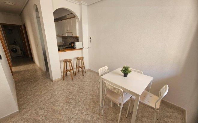 Resale - Bungalow -
Orihuela Costa - La Zenia