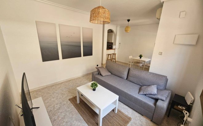 Resale - Bungalow -
Orihuela Costa - La Zenia