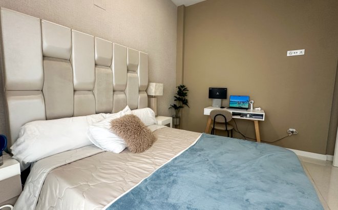 Resale - Villa -
Orihuela Costa - Costa Blanca
