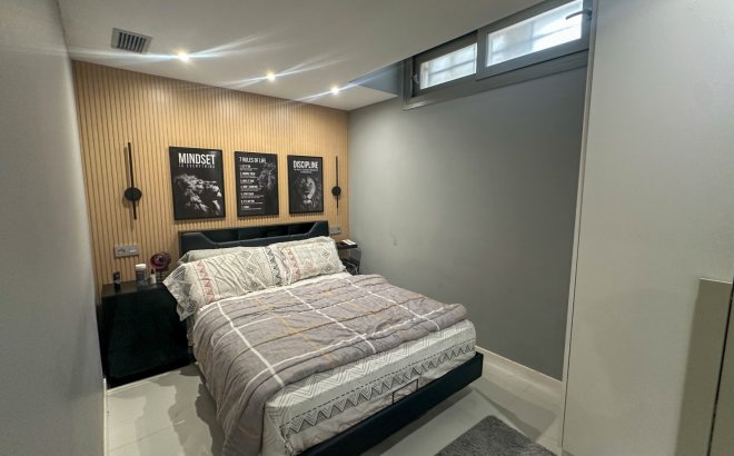Resale - Villa -
Orihuela Costa - Costa Blanca