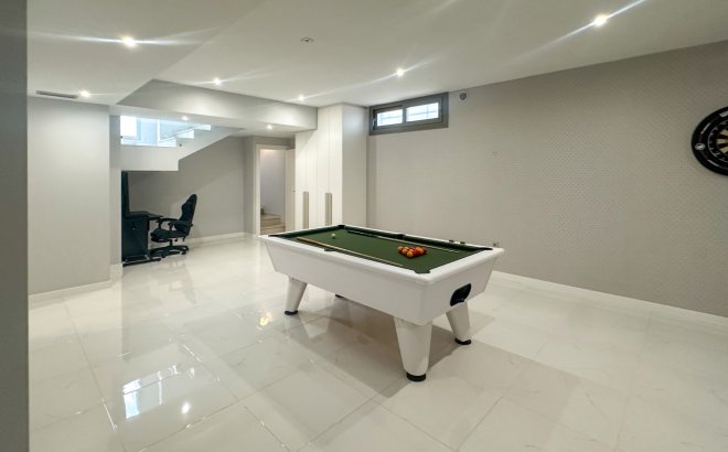 Resale - Villa -
Orihuela Costa - Costa Blanca