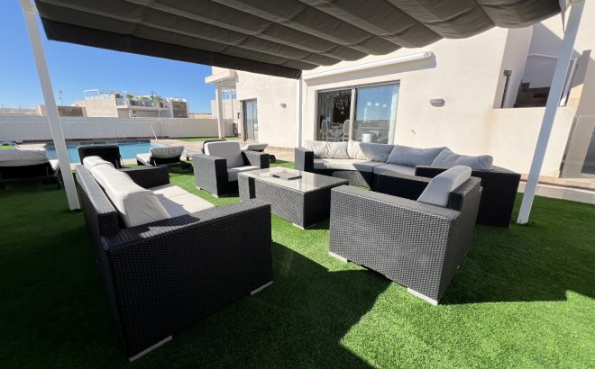 Resale - Villa -
Orihuela Costa - Costa Blanca