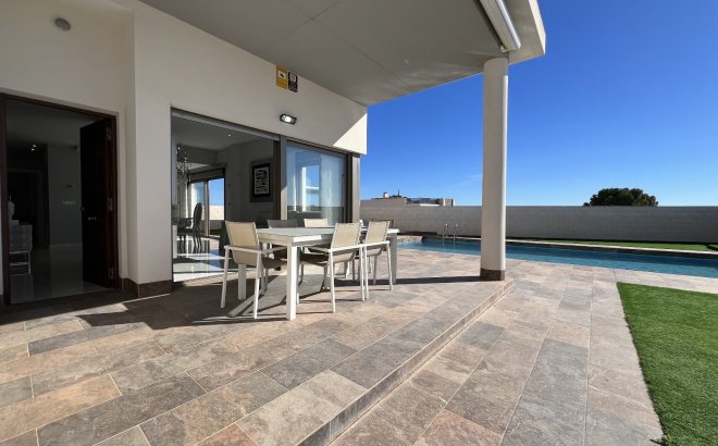 Resale - Villa -
Orihuela Costa - Costa Blanca