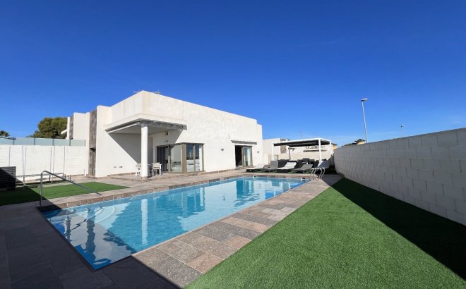 Resale - Villa -
Orihuela Costa - Costa Blanca