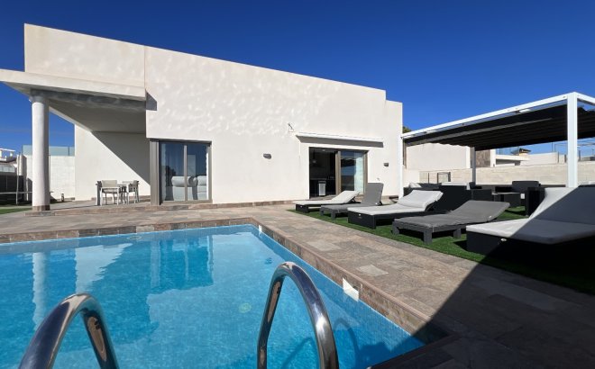 Resale - Villa -
Orihuela Costa - Costa Blanca