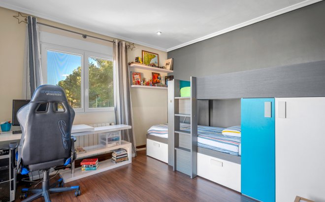 Resale - Villa -
Ciudad De Las Comunicaciones - Costa Blanca