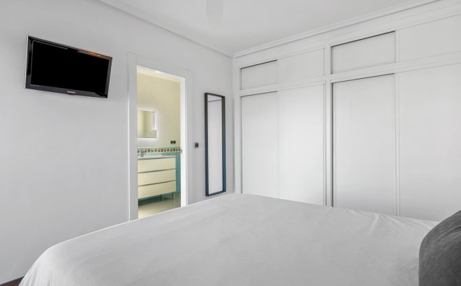 Resale - Villa -
Ciudad De Las Comunicaciones - Costa Blanca