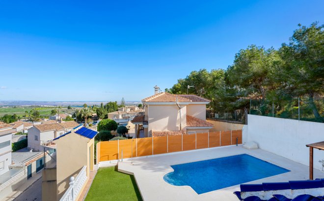 Resale - Villa -
Ciudad De Las Comunicaciones - Costa Blanca
