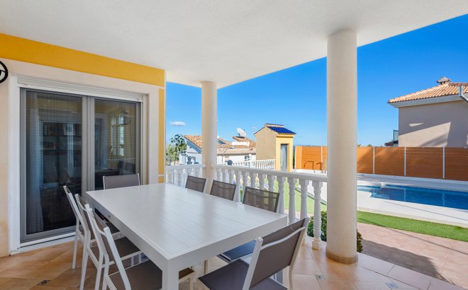 Resale - Villa -
Ciudad De Las Comunicaciones - Costa Blanca