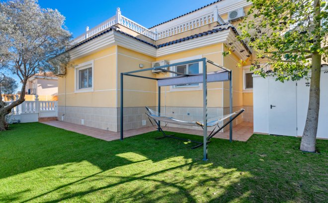 Resale - Villa -
Ciudad De Las Comunicaciones - Costa Blanca