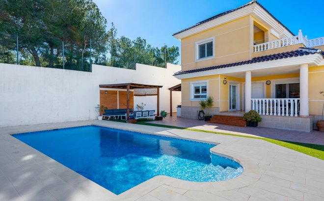 Resale - Villa -
Ciudad De Las Comunicaciones - Costa Blanca