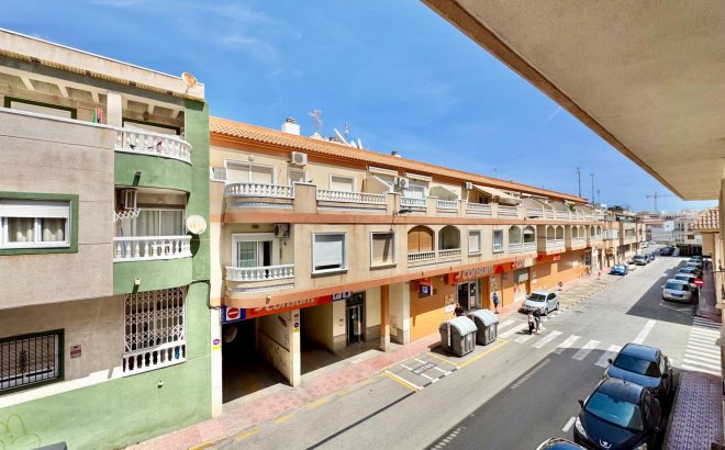 Resale - Apartment -
Torrevieja - Centro