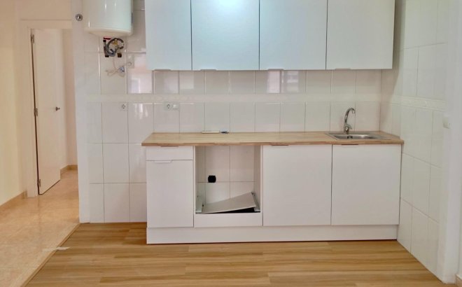Resale - Apartment -
Torrevieja - Centro