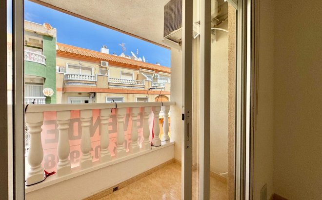 Resale - Apartment -
Torrevieja - Centro