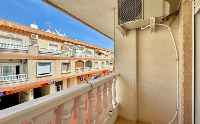 Resale - Apartment -
Torrevieja - Centro