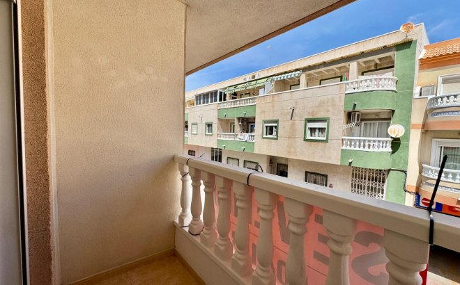 Resale - Apartment -
Torrevieja - Centro