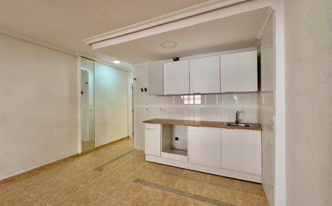 Resale - Apartment -
Torrevieja - Centro