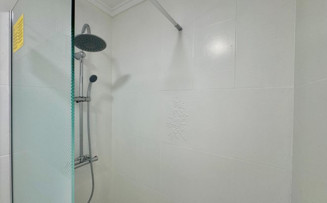 Resale - Apartment -
Torrevieja - Centro