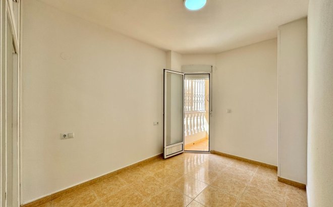 Resale - Apartment -
Torrevieja - Centro