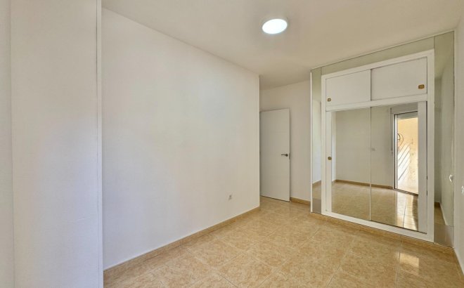 Resale - Apartment -
Torrevieja - Centro