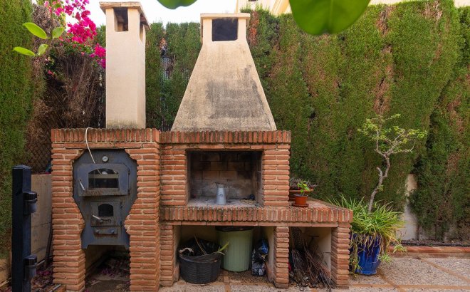 Resale - Villa -
Torrevieja - La Veleta