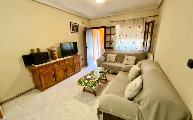 Resale - Bungalow -
Torrevieja - Torreblanca