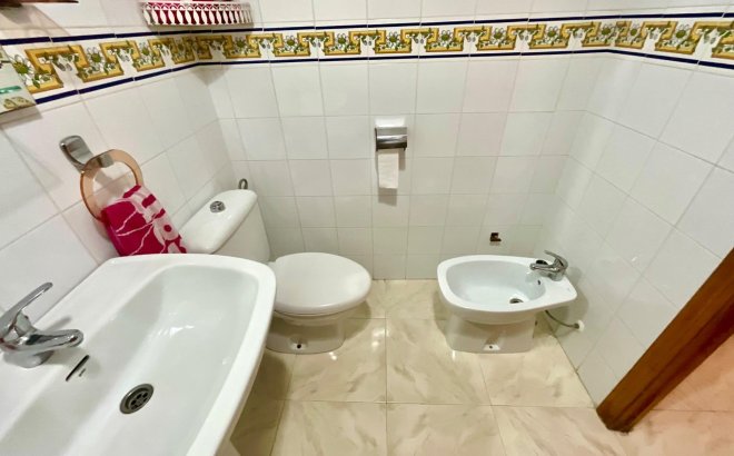Resale - Bungalow -
Torrevieja - Torreblanca