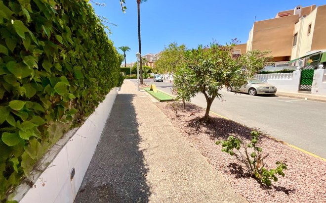 Resale - Bungalow -
Torrevieja - Torreblanca