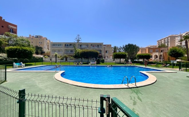 Resale - Bungalow -
Torrevieja - Torreblanca