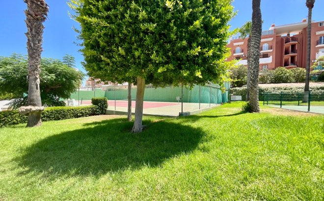 Resale - Bungalow -
Torrevieja - Torreblanca