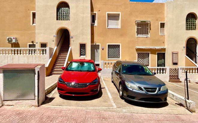 Resale - Bungalow -
Torrevieja - Torreblanca