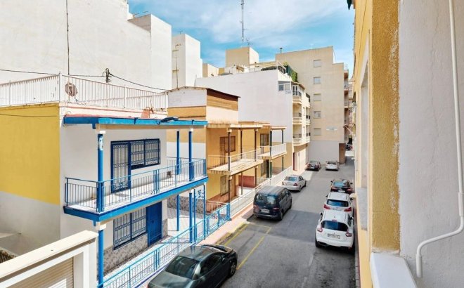 Resale - Apartment -
Torrevieja - Centro
