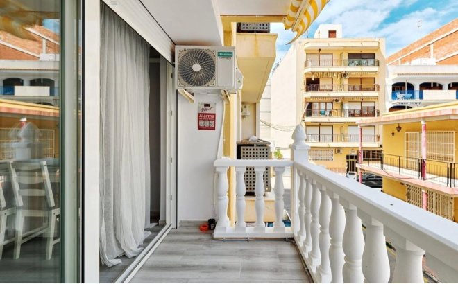 Resale - Apartment -
Torrevieja - Centro